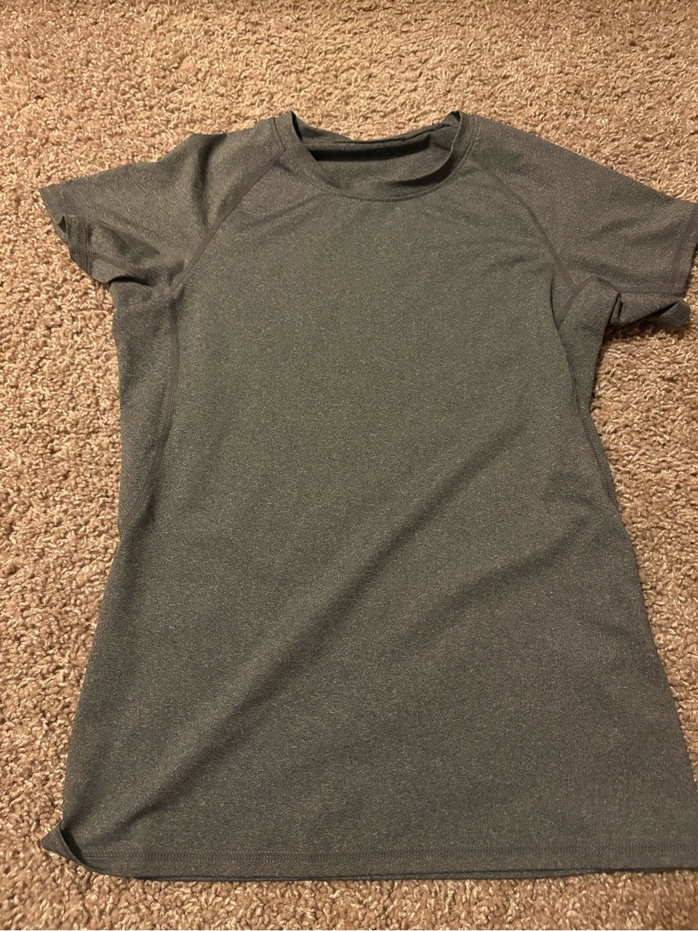 Short compression Sleeve Tee in Gray Like New